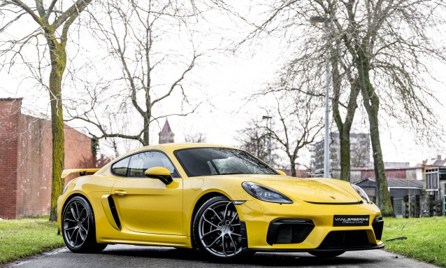 Porsche 718 Cayman GT4